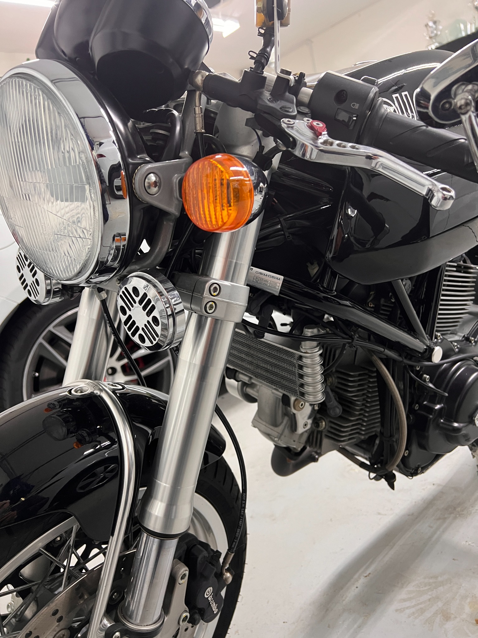 Ducati Sport 1000 — Headlamp and controls