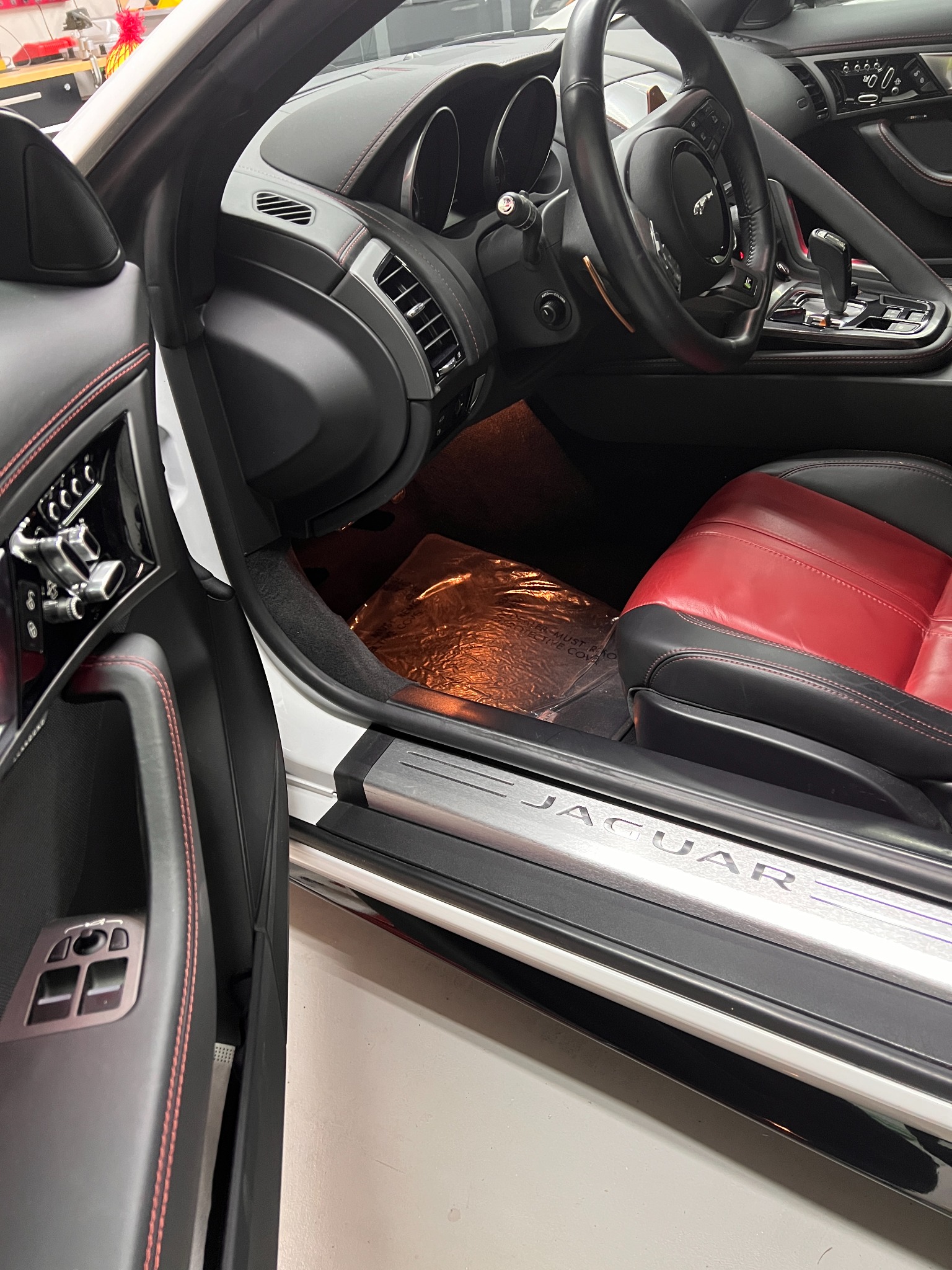 Jaguar F-Type R — Driver’s cockpit and Jaguar sill