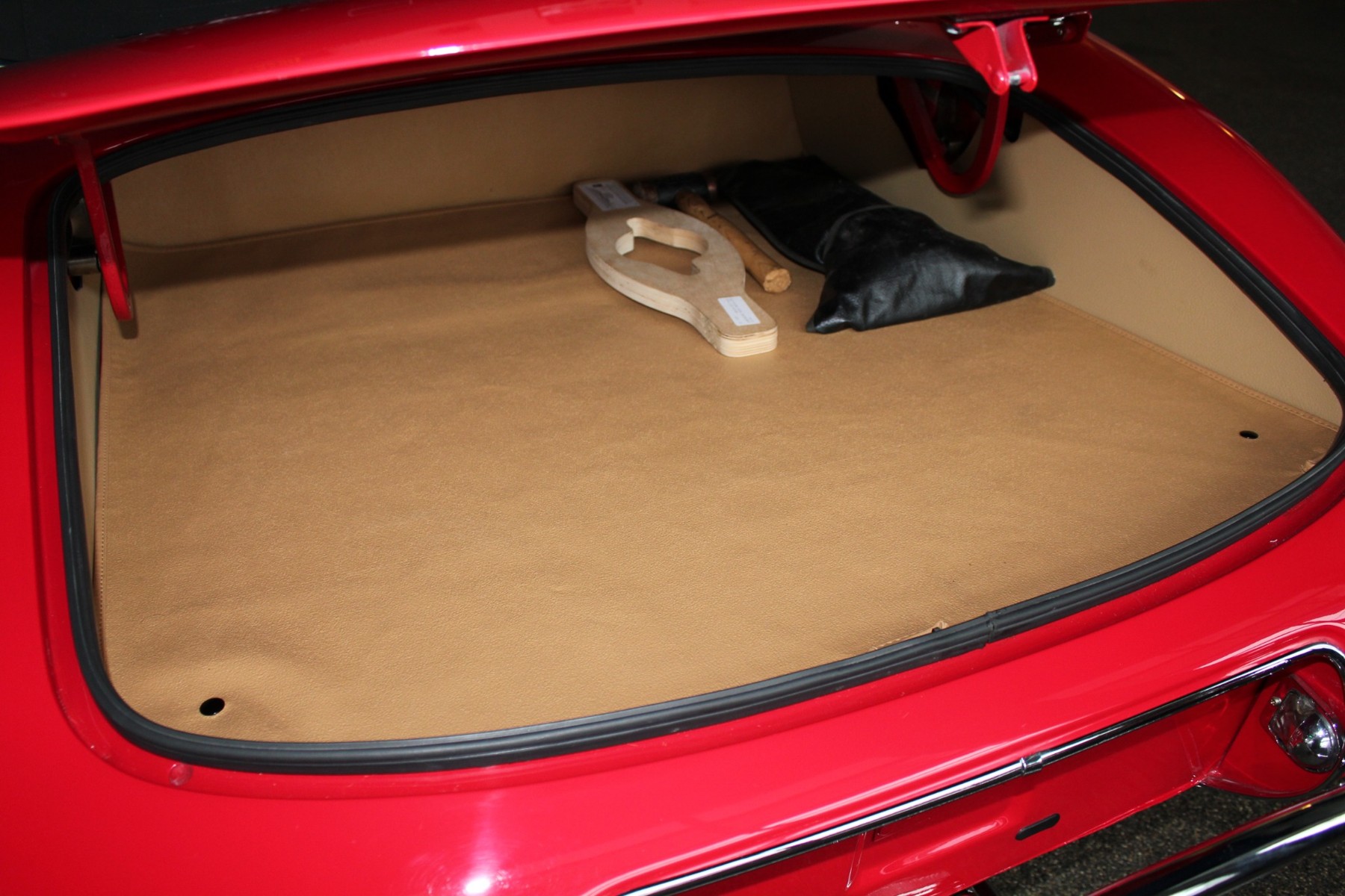 The finished luggage compartment
